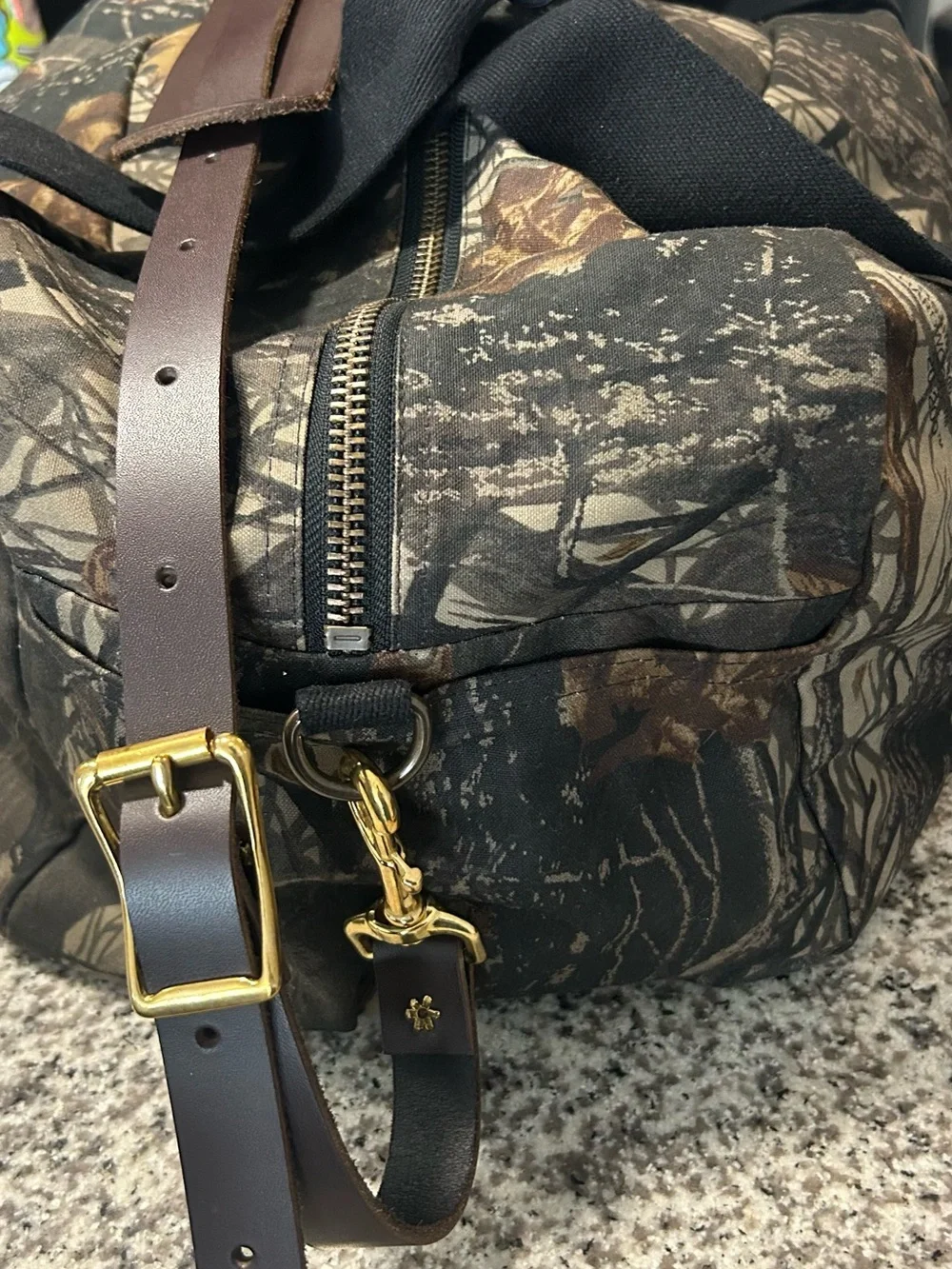 Filson Tin Cloth Medium Duffle in Realtree